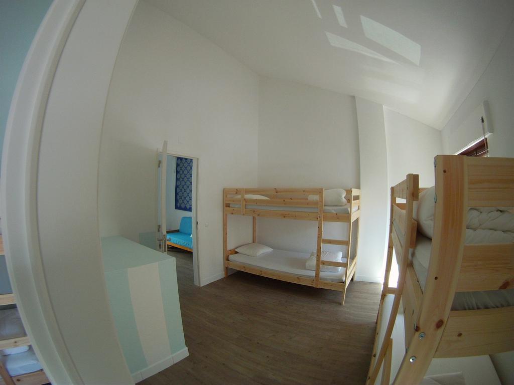 Ahoy Porto Covo Hostel Ruang foto